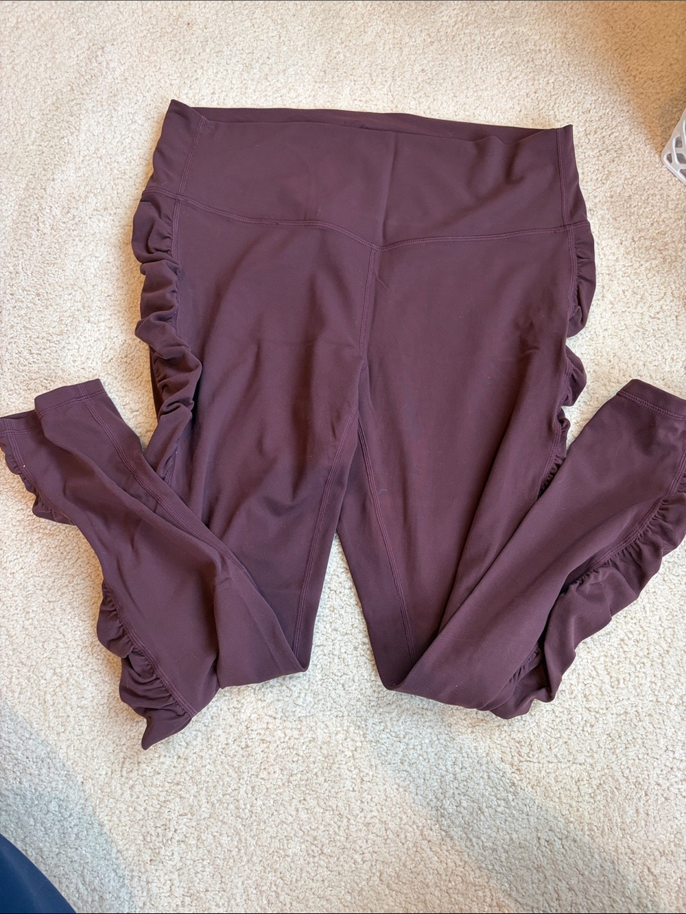 Zella Ruffle Side Leggings - Plum